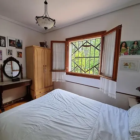 Casita En El Campo. Mil Estrellas