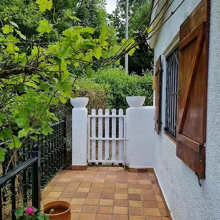Casita En El Campo. Mil Estrellas * Rucandio
